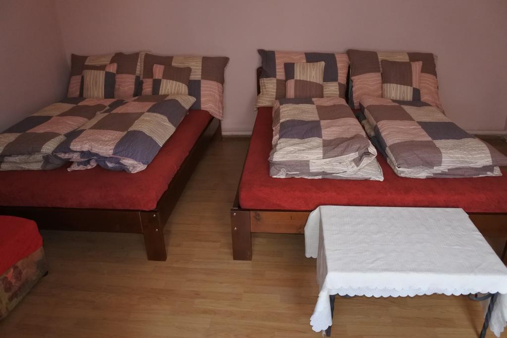 Kisasszony Apartman Eger Eksteriør bilde